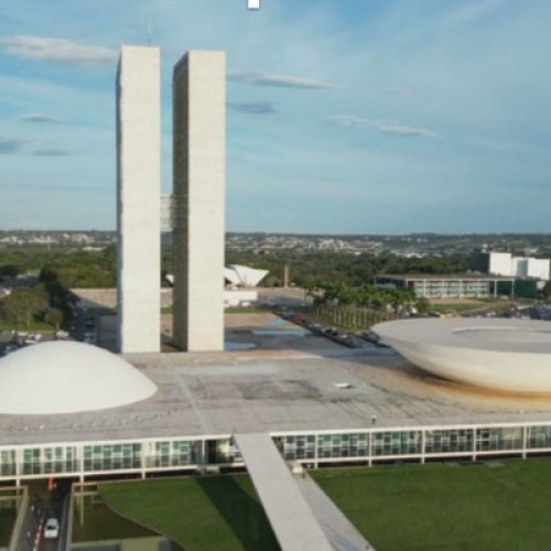 Reajuste de salário para servidores aprovado pelo Congresso é maior que receita de 95% dos municípios brasileiros